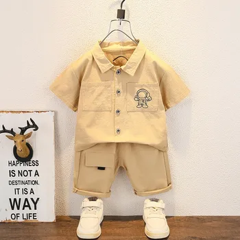 Детская одежда, летняя детская мода для мальчиков, Корейская версия комплекта, однотонная мультяшная сумка, рубашка с короткими рукавами + шорты, комплект из 2 предметов