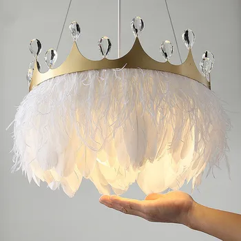 Современная люстра из белого пера, хрустальная люстра в золотой короне, подвесные светильники для комнаты девушки в скандинавском стиле для отеля, подвесной светильник